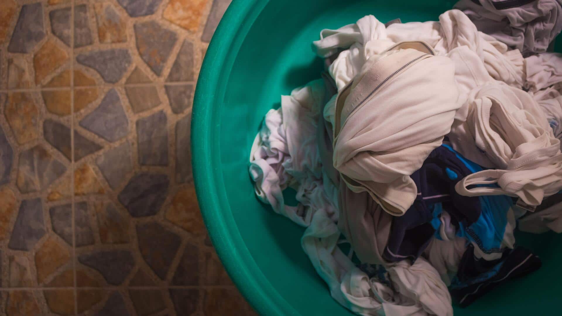 How to get grease stains out of clothes