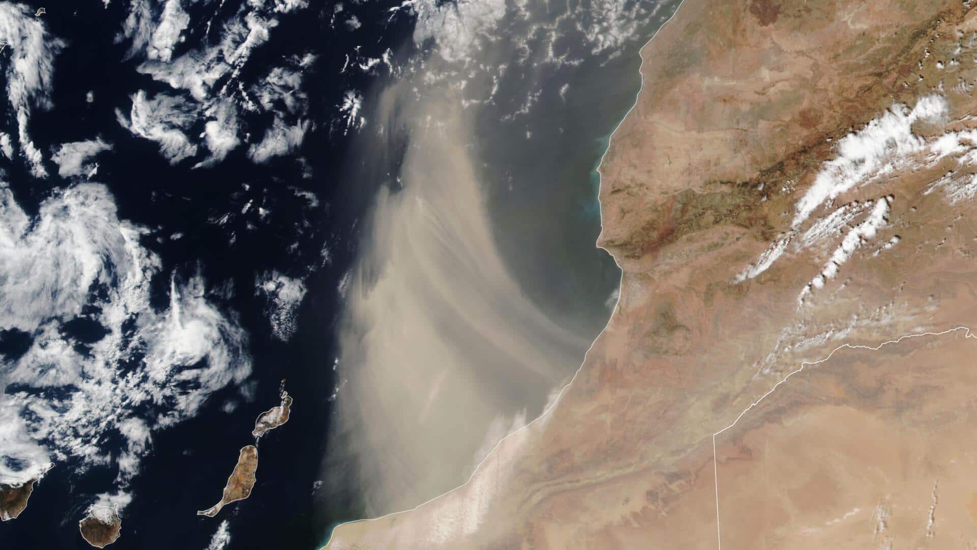 Massive Sahara dust cloud moves toward the United States