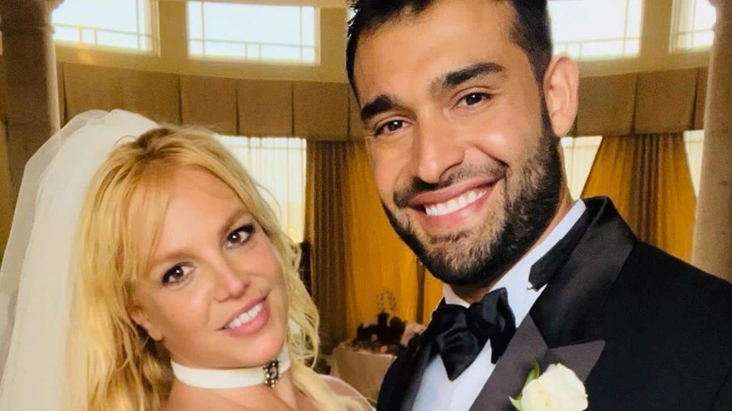 Britney Spears marries in style, changes three outfits at reception!