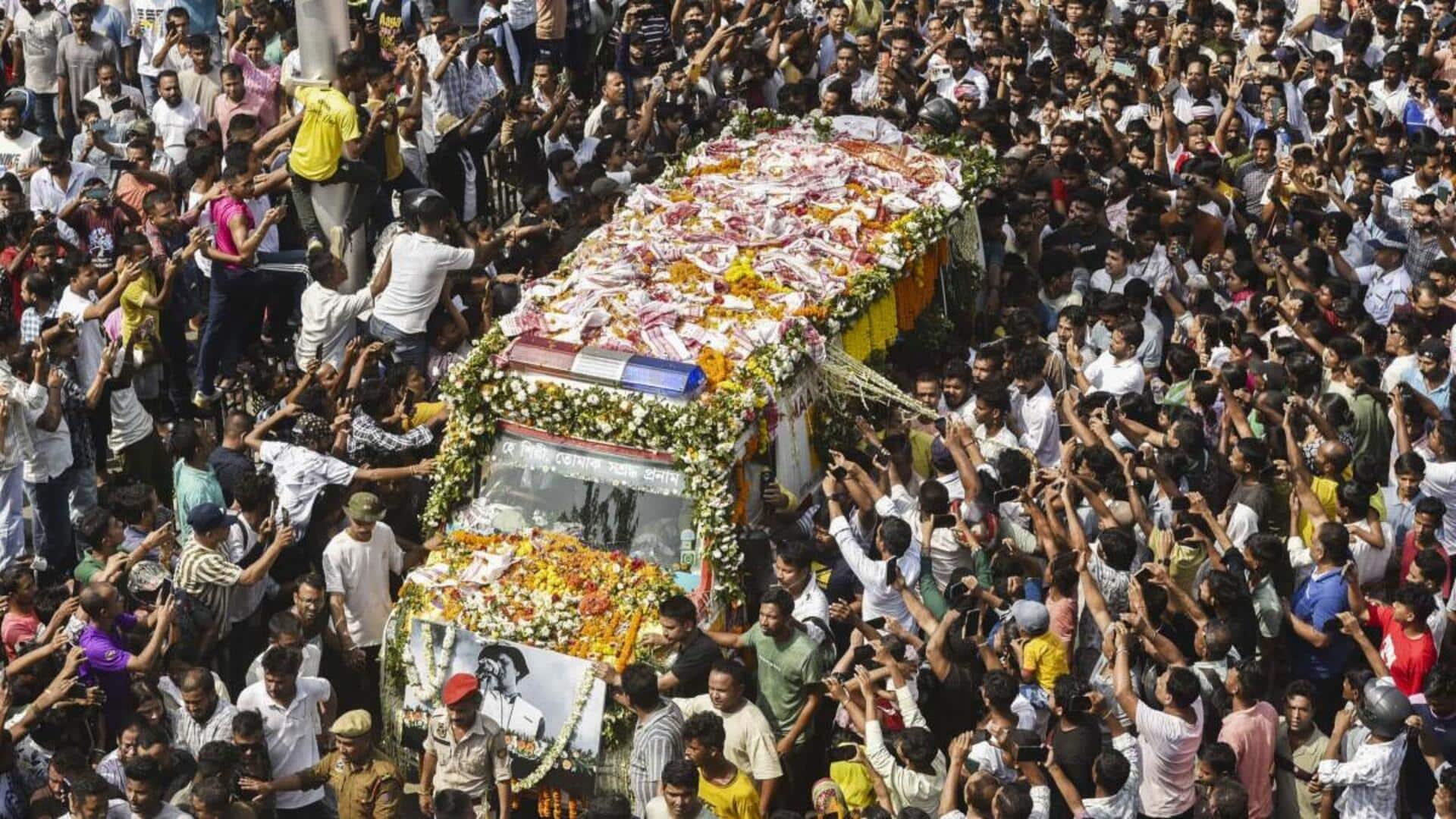 Zubeen Garg's final journey begins; fans crowd streets, shower flowers Zubeen Garg's final journey begins; fans crowd streets, shower flowers