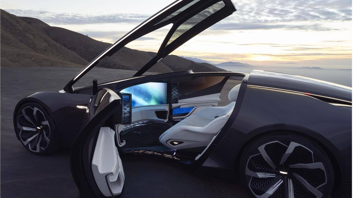 The InnerSpace has panoramic roof and side glass The InnerSpace has panoramic roof and side glass