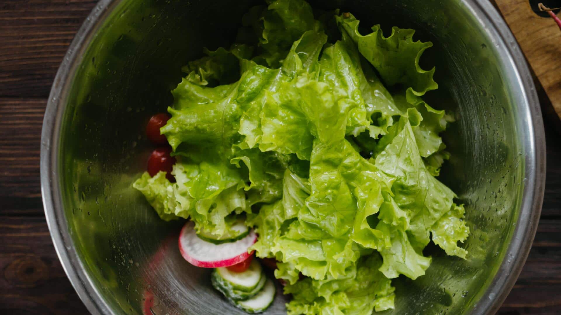 Bring back the crunch to your salad greens
