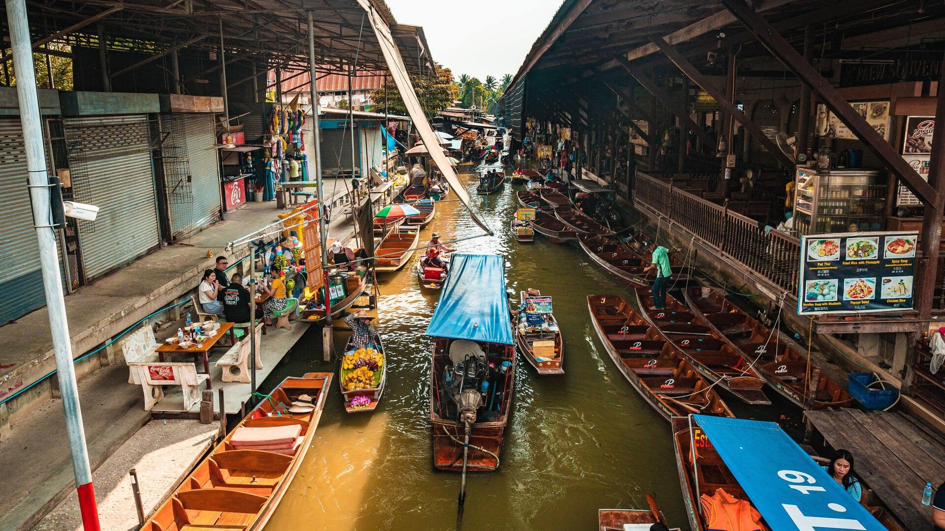 These Thai floating markets are a must-visit for shoppers