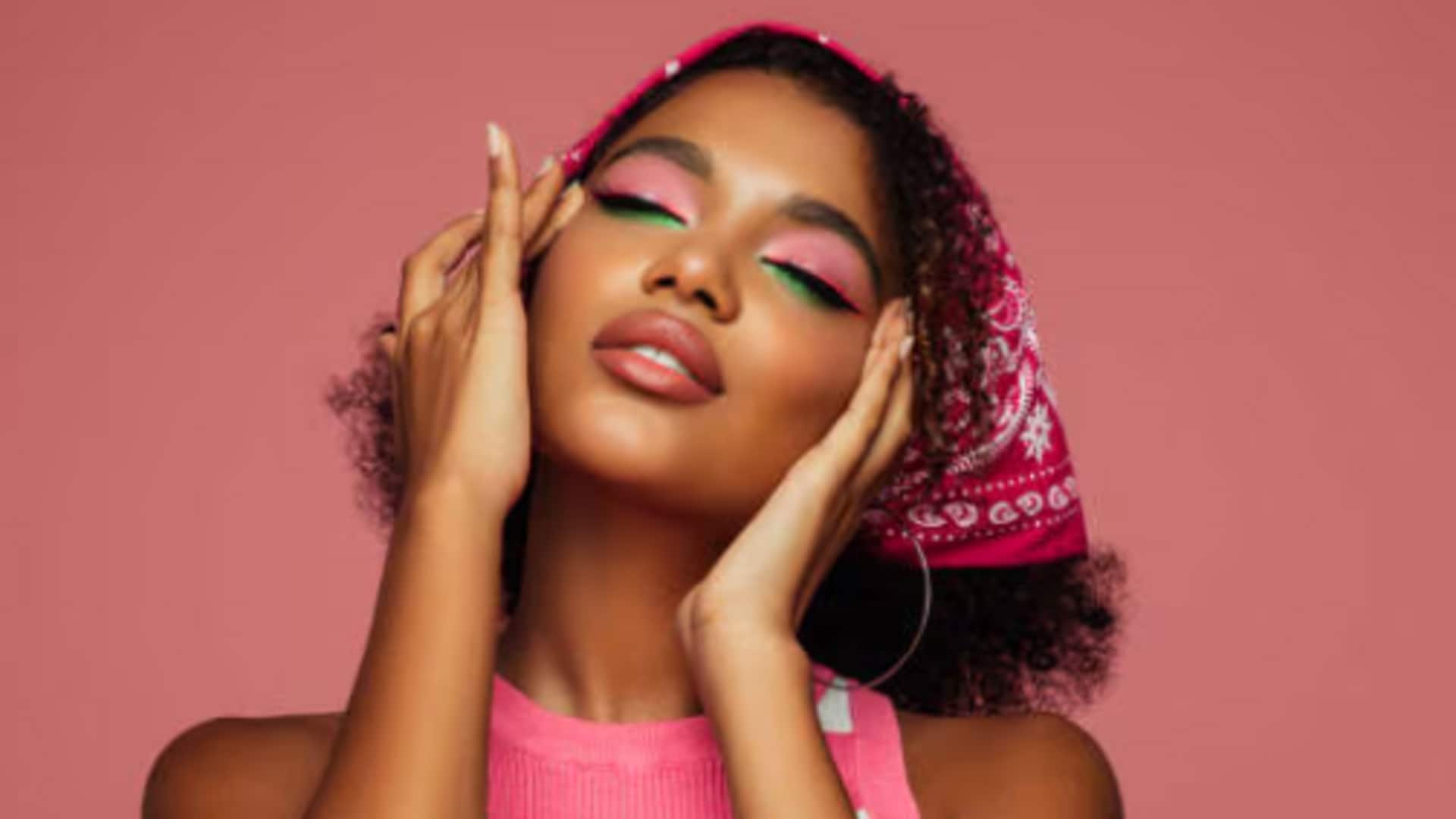 Get boho curls using silk scarves Get boho curls using silk scarves