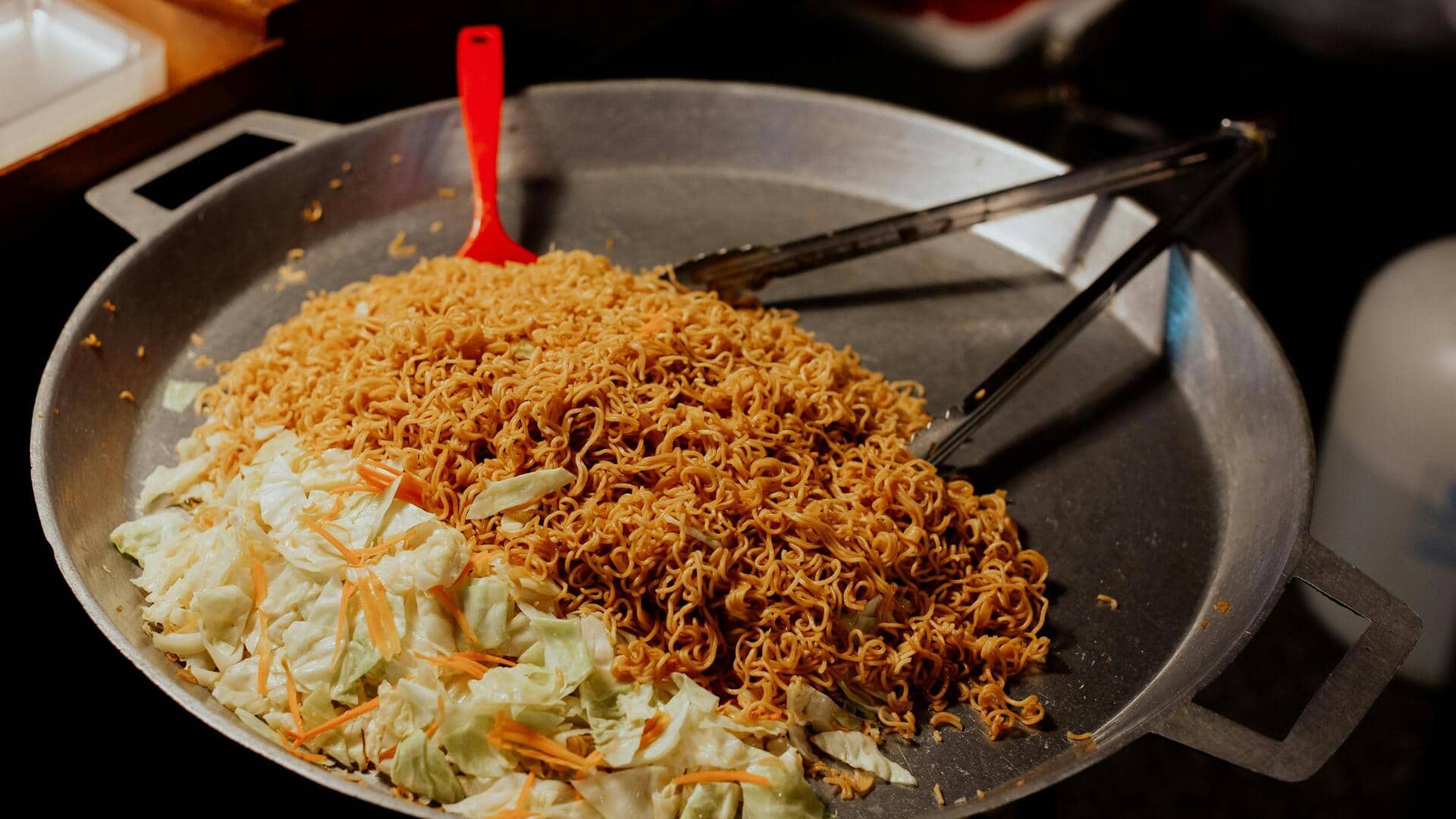 Explore Thailand through these tasty rice snacks