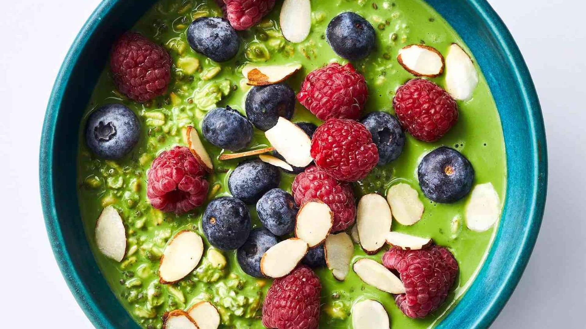 Quick and healthy: Matcha oatmeal in minutes Quick and healthy: Matcha oatmeal in minutes