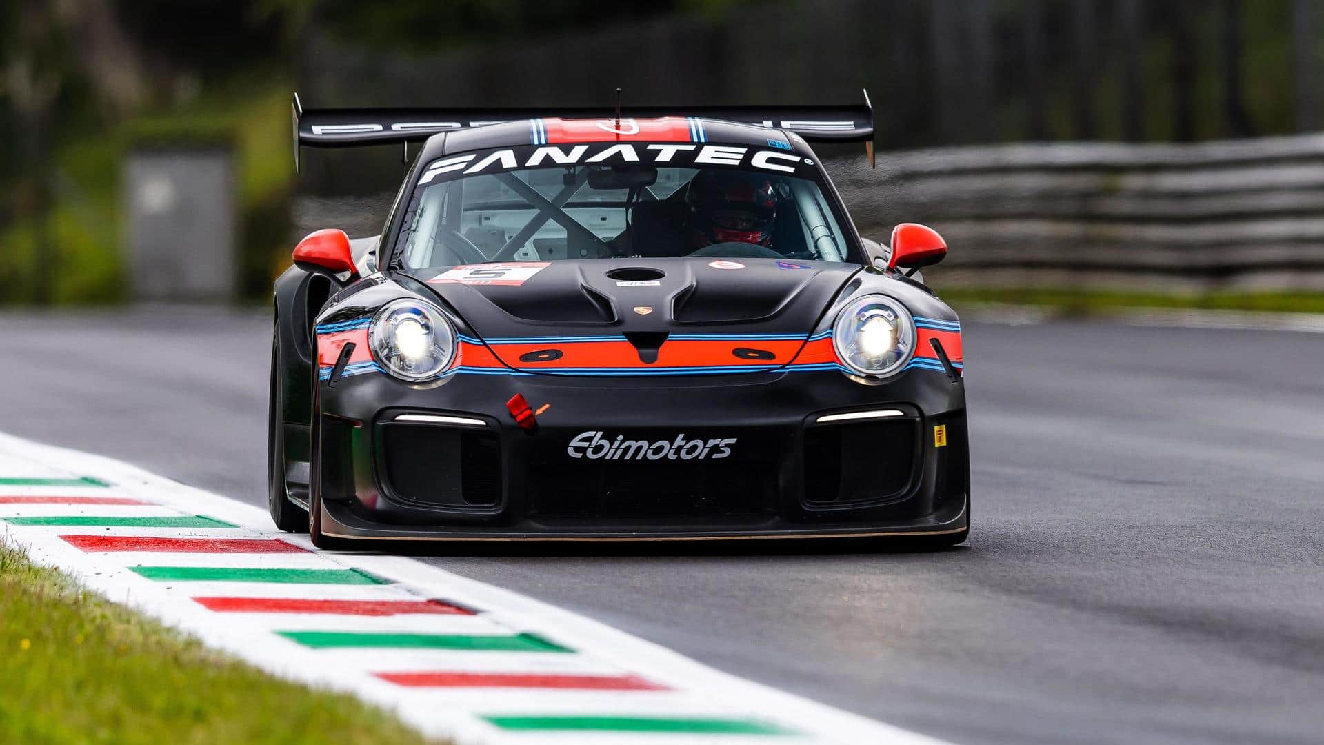 Track-focused Porsche 911 GT2 RS Clubsport Evo goes official
