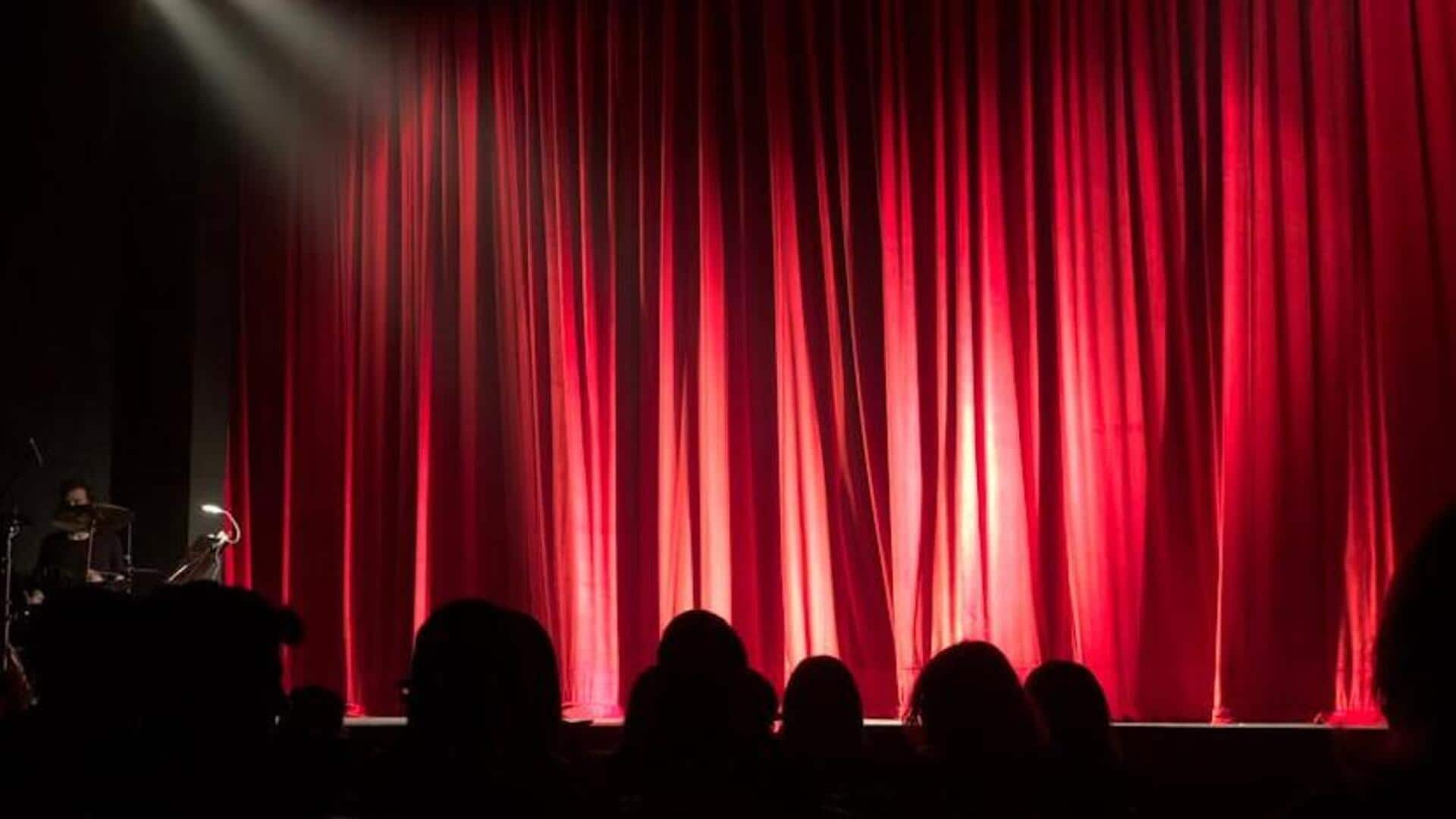 Etiquette for watching live theater performances