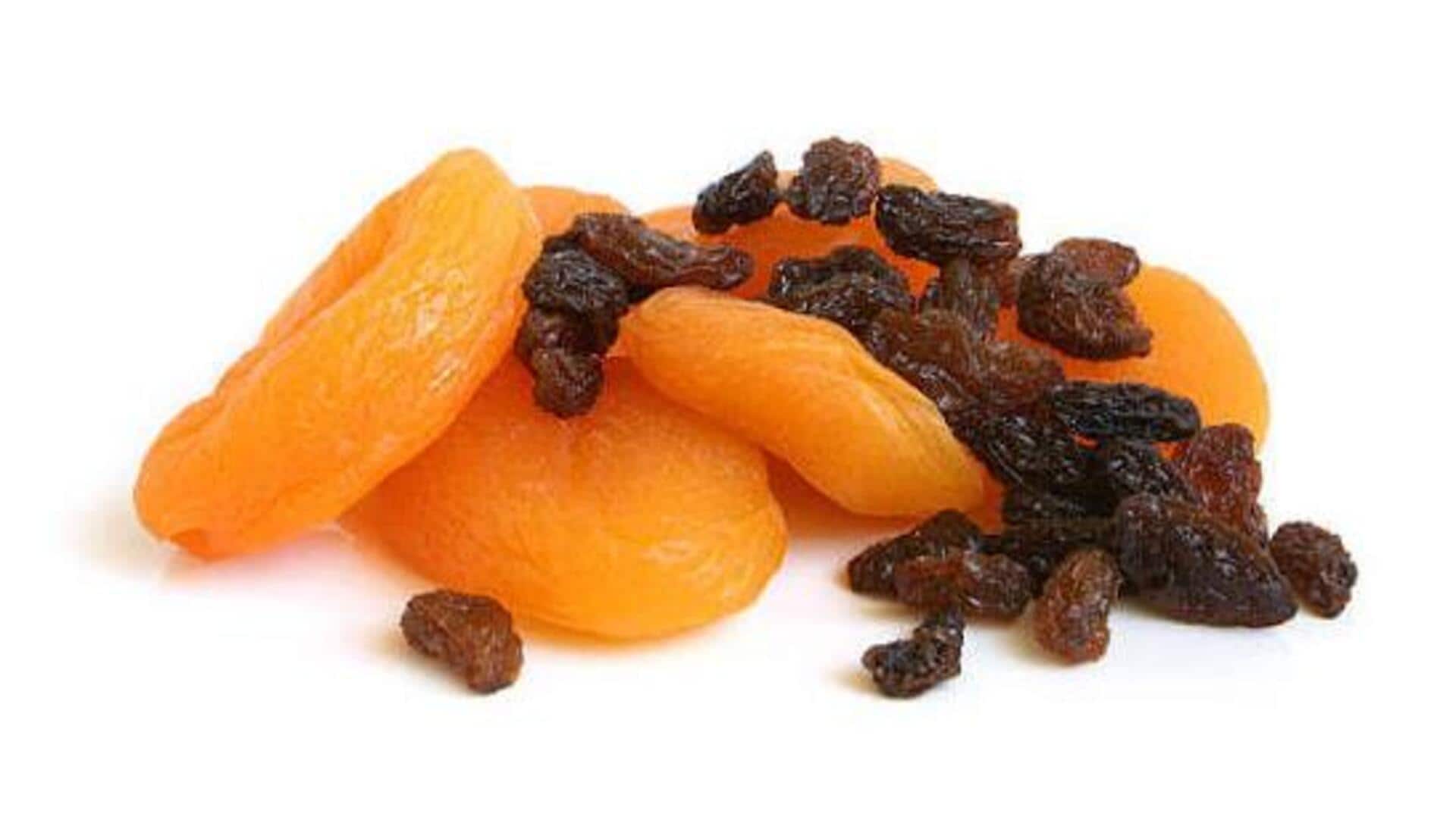 Apricot v/s raisin: Which one is healthier?