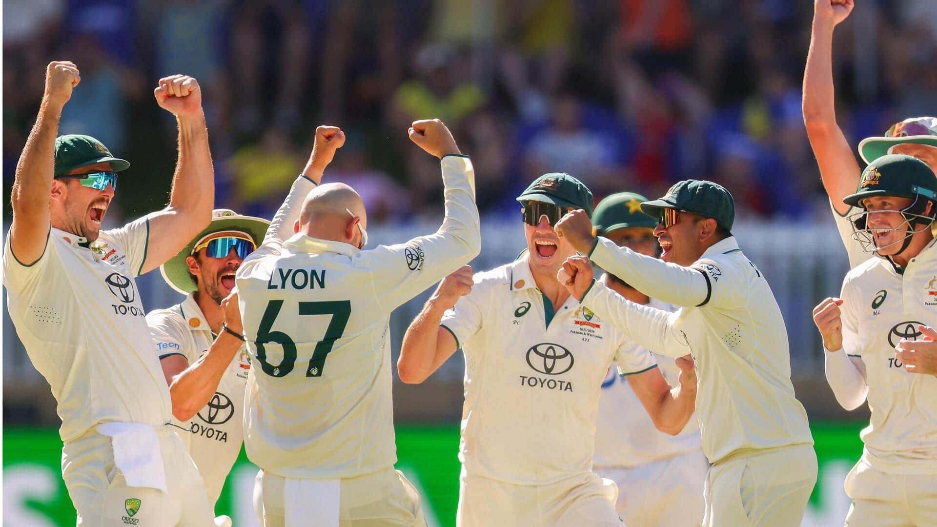 Australia thrash Pakistan in Boxing Day Test to seal series