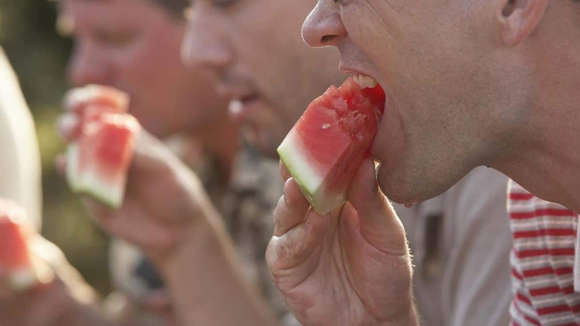  Tips to deal with noisy eaters politely (it actually works!)