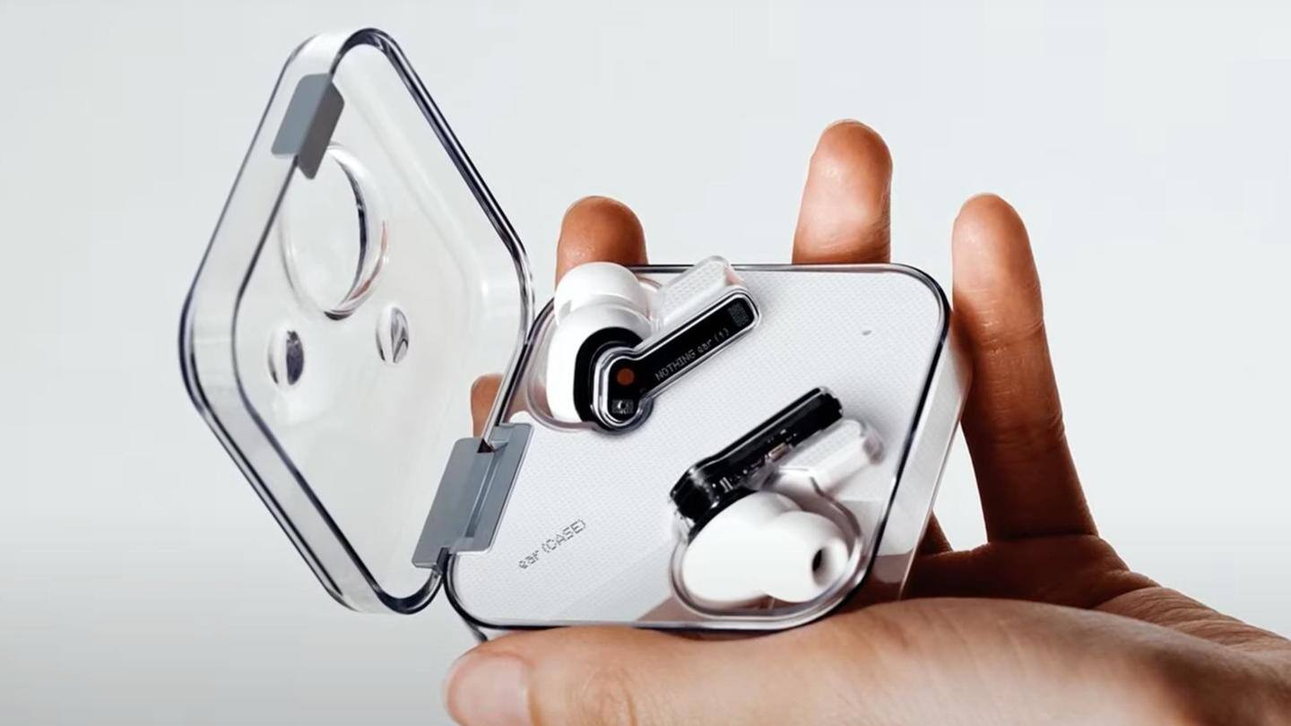 Each earbud weighs 4.7 grams Each earbud weighs 4.7 grams