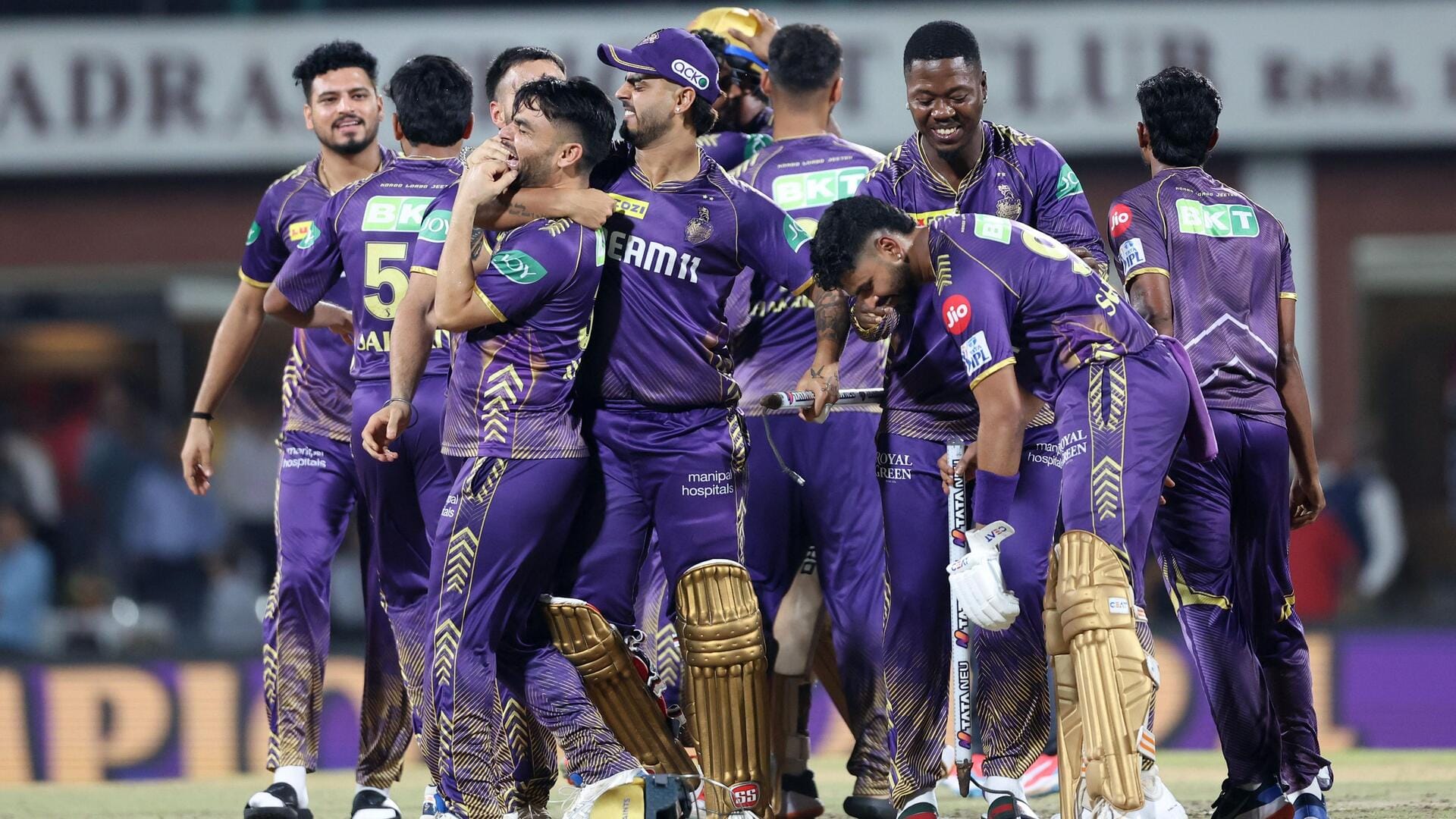 Indian Premier League: Teams with fewest defeats in a campaign