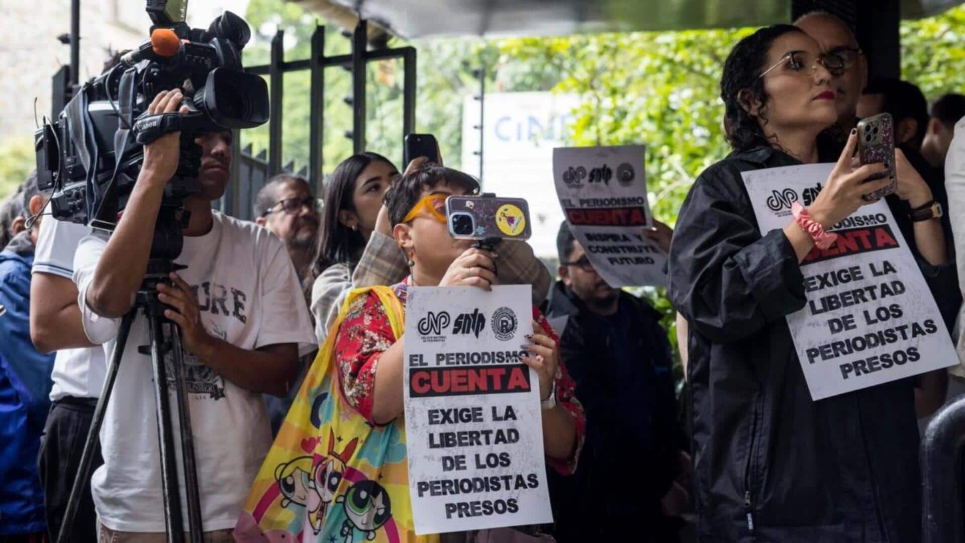 Venezuela detains journalists and seizes communication devices: Report