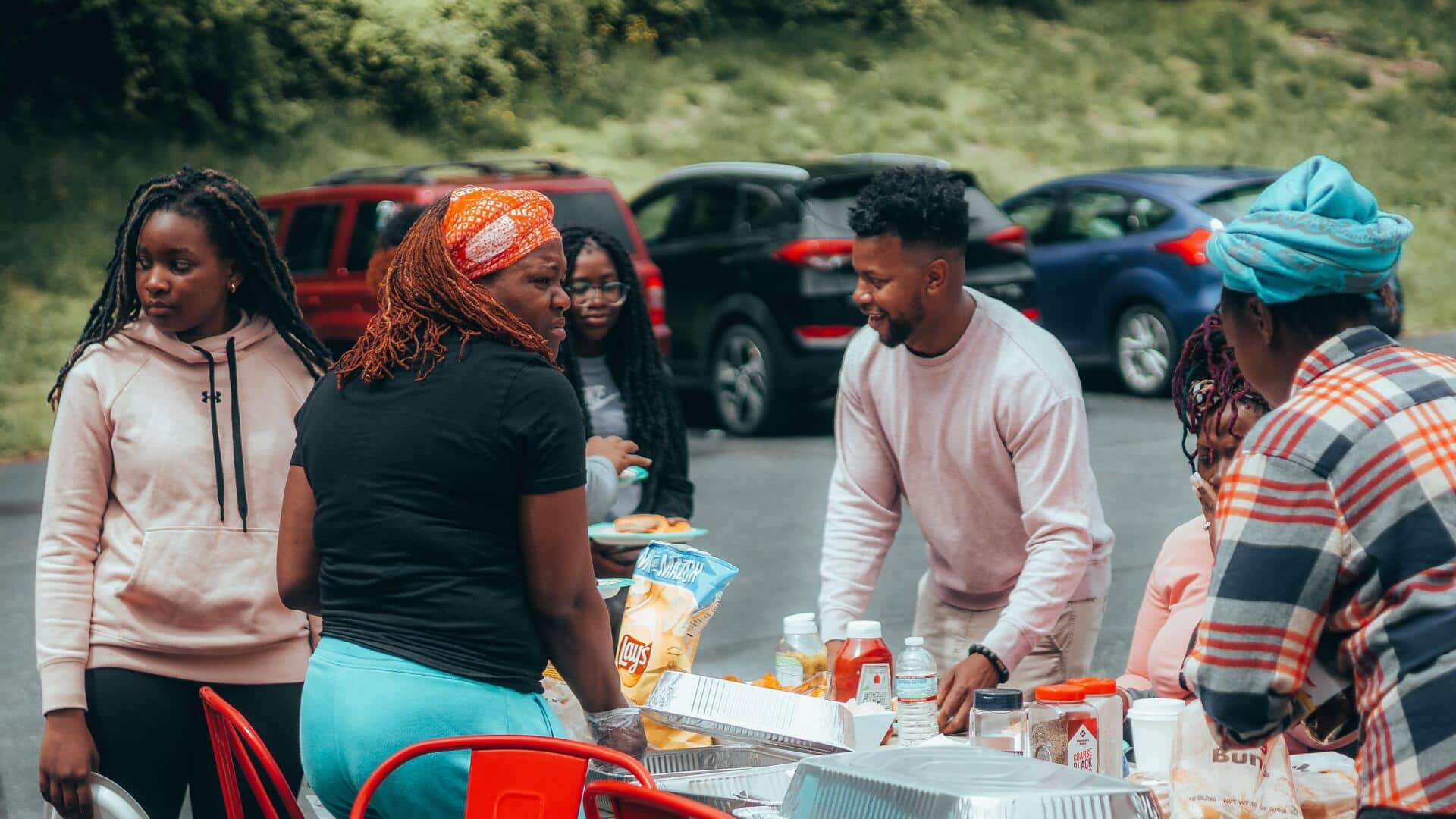 Plan the perfect community picnic with these tips