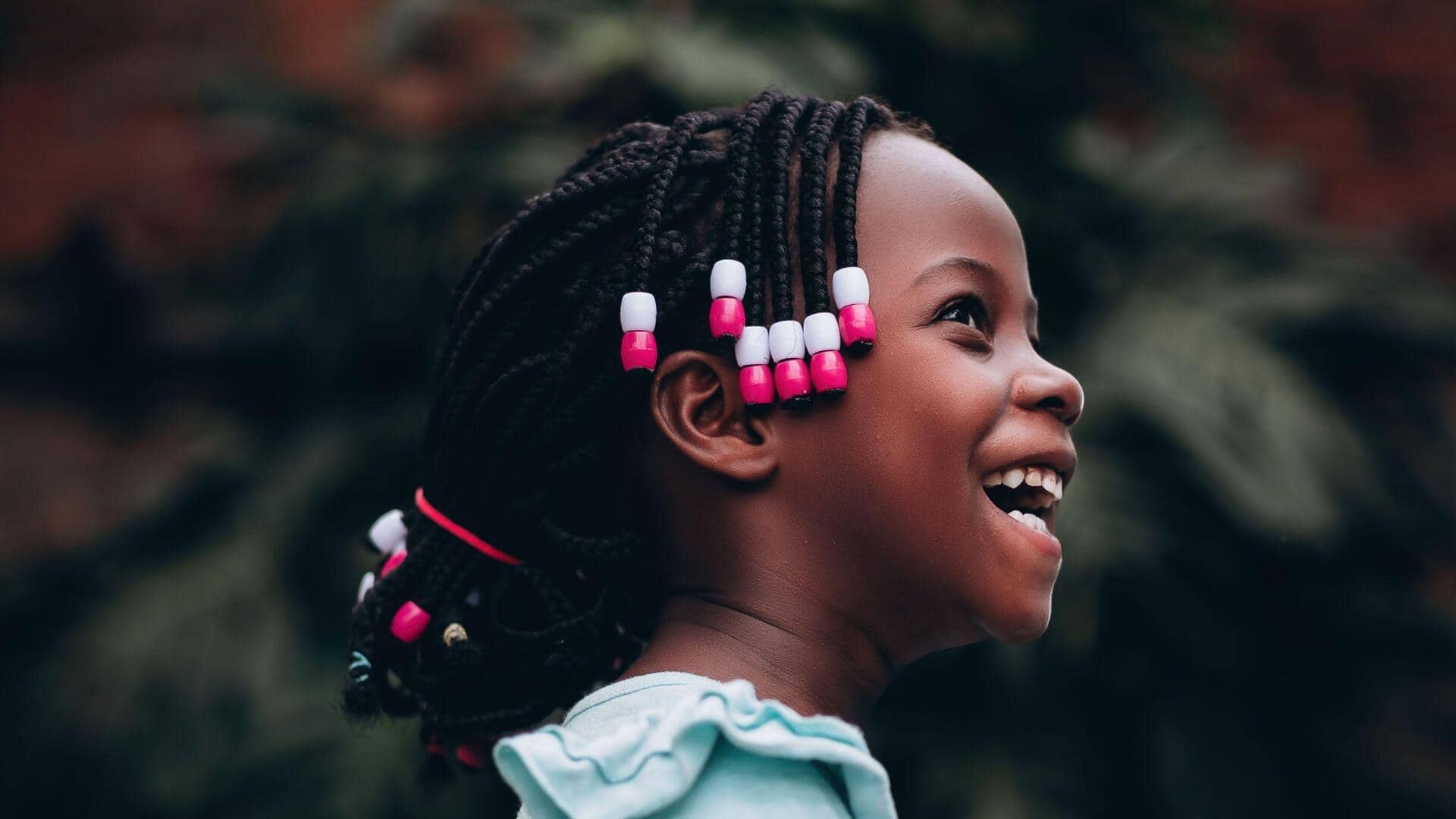 5 ways to style your hair with African hair jewelry