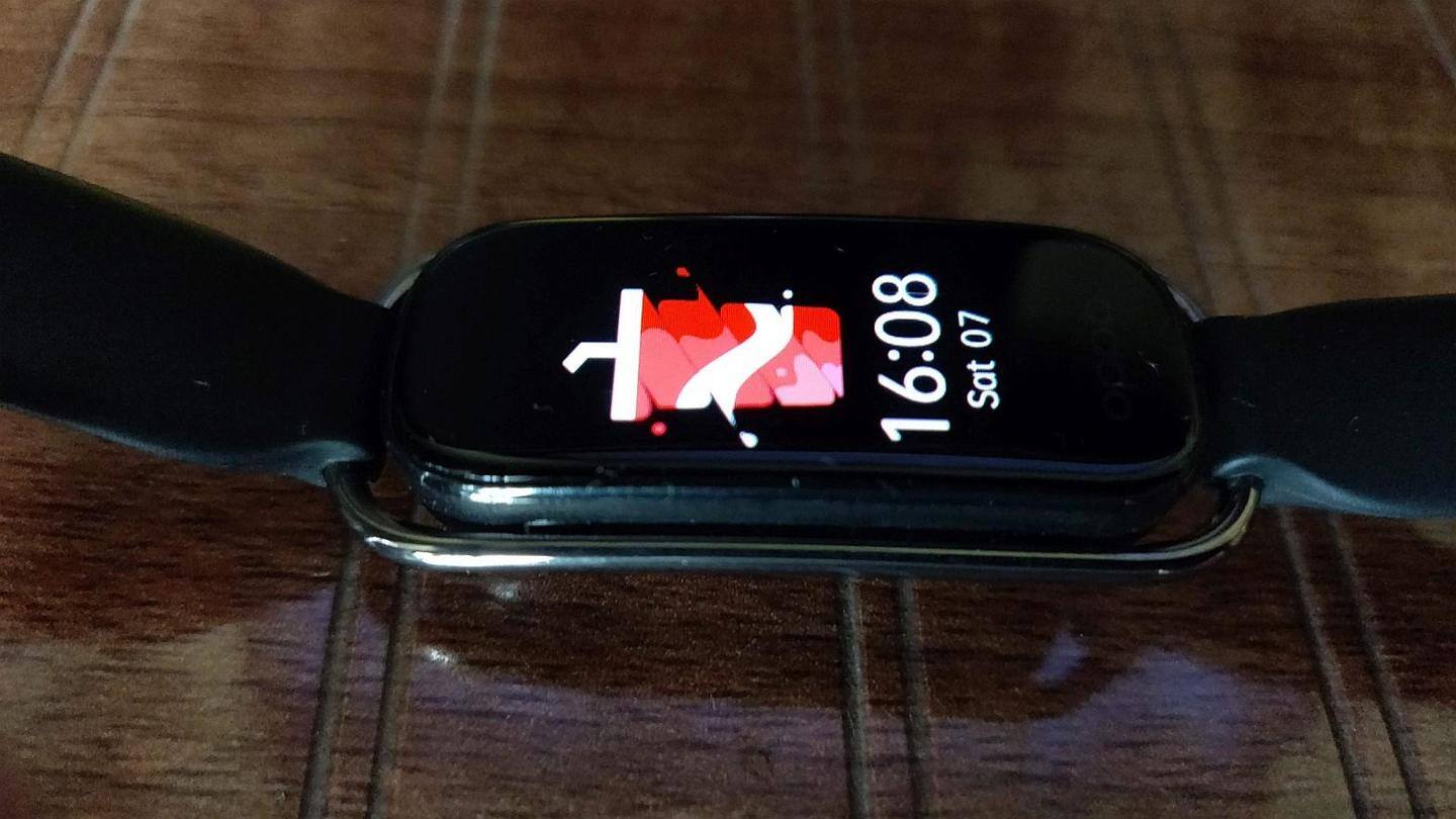 Sharp and responsive screen with not many watch faces Sharp and responsive screen with not many watch faces