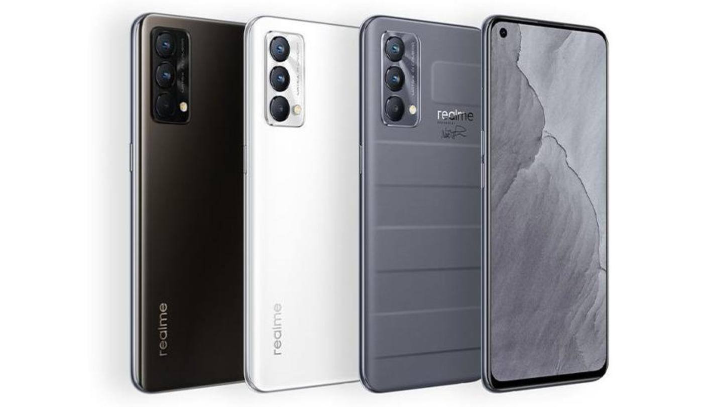 The phone has a 120Hz Super AMOLED display The phone has a 120Hz Super AMOLED display