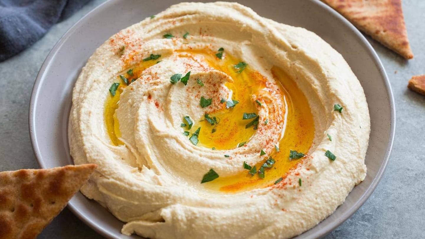 Hummus contains ingredients that can provide a quick energy boost Hummus contains ingredients that can provide a quick energy boost