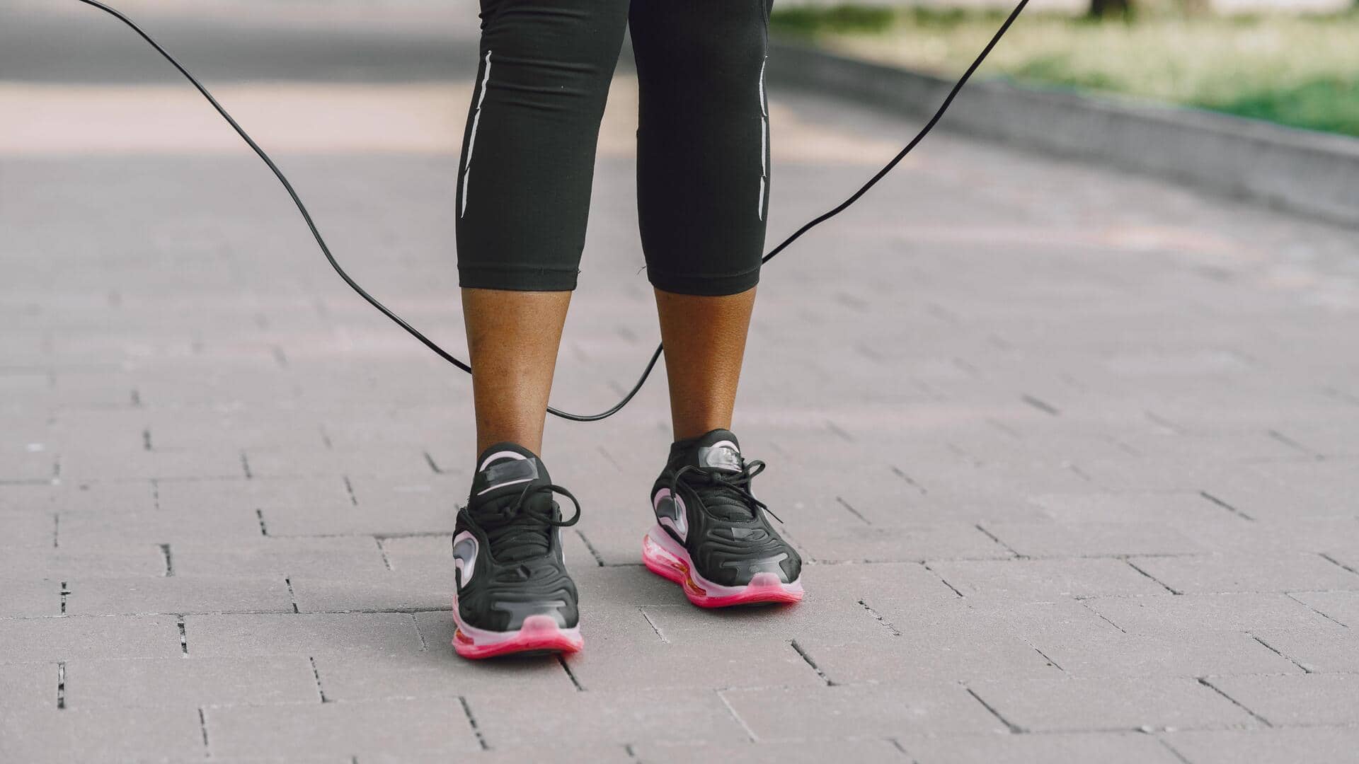 Which burns more calories: jumping jacks or jump rope?
