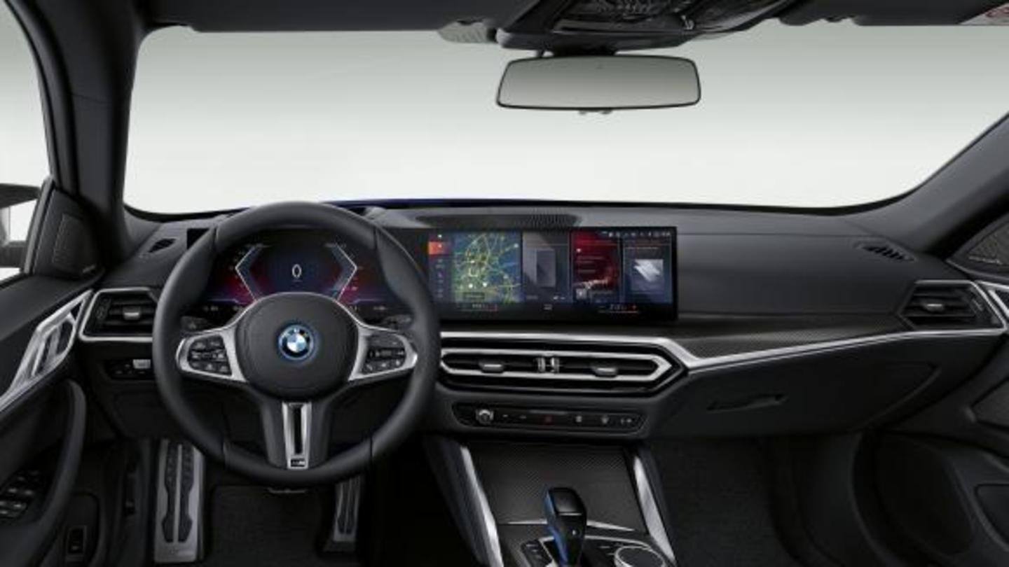 The vehicle has ventilated seats and ambient lighting The vehicle has ventilated seats and ambient lighting