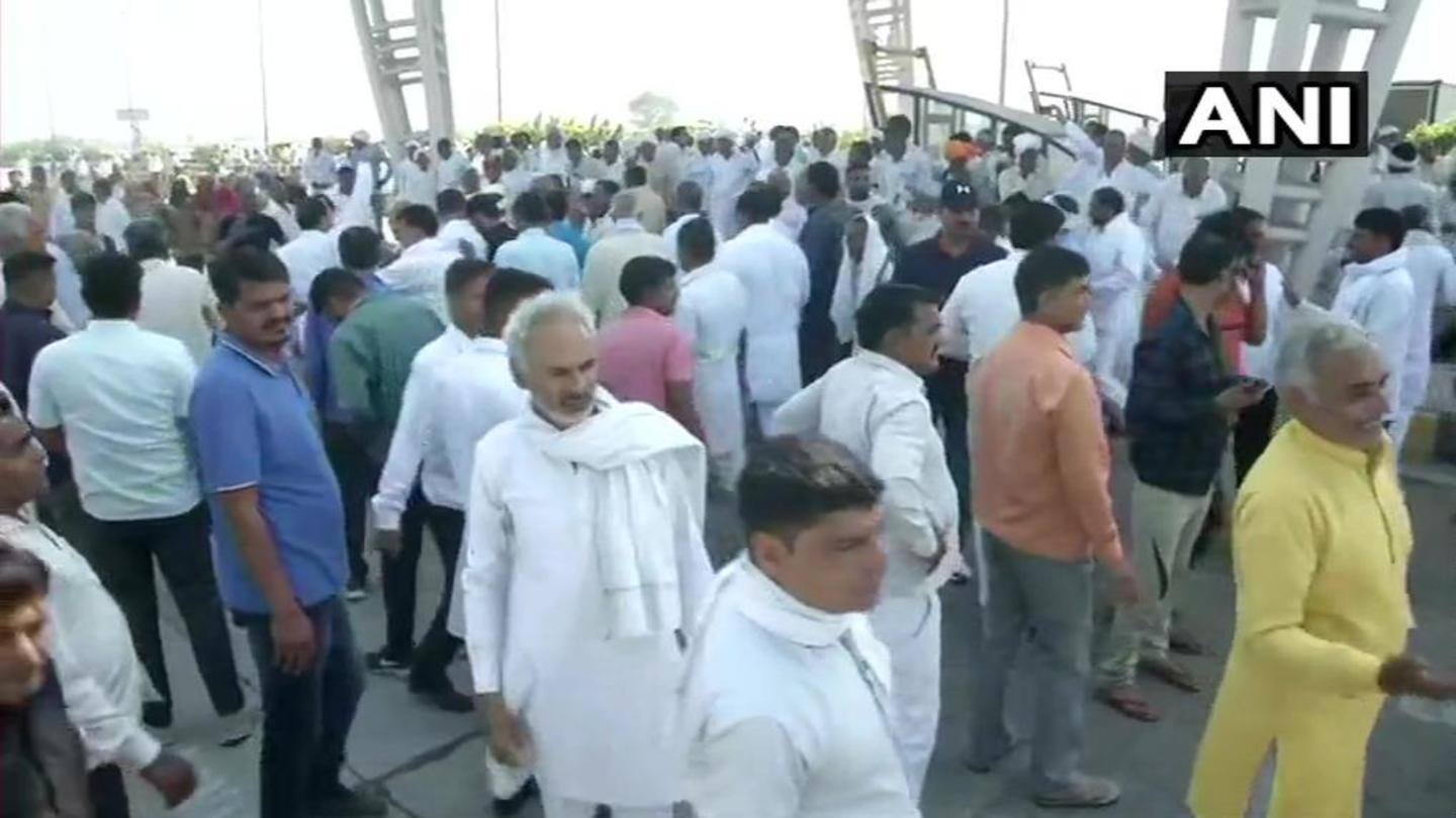 Farmers from Singhu, Tikri, Ghazipur, Shahjahanpur borders to block toll-plazas Farmers from Singhu, Tikri, Ghazipur, Shahjahanpur borders to block toll-plazas
