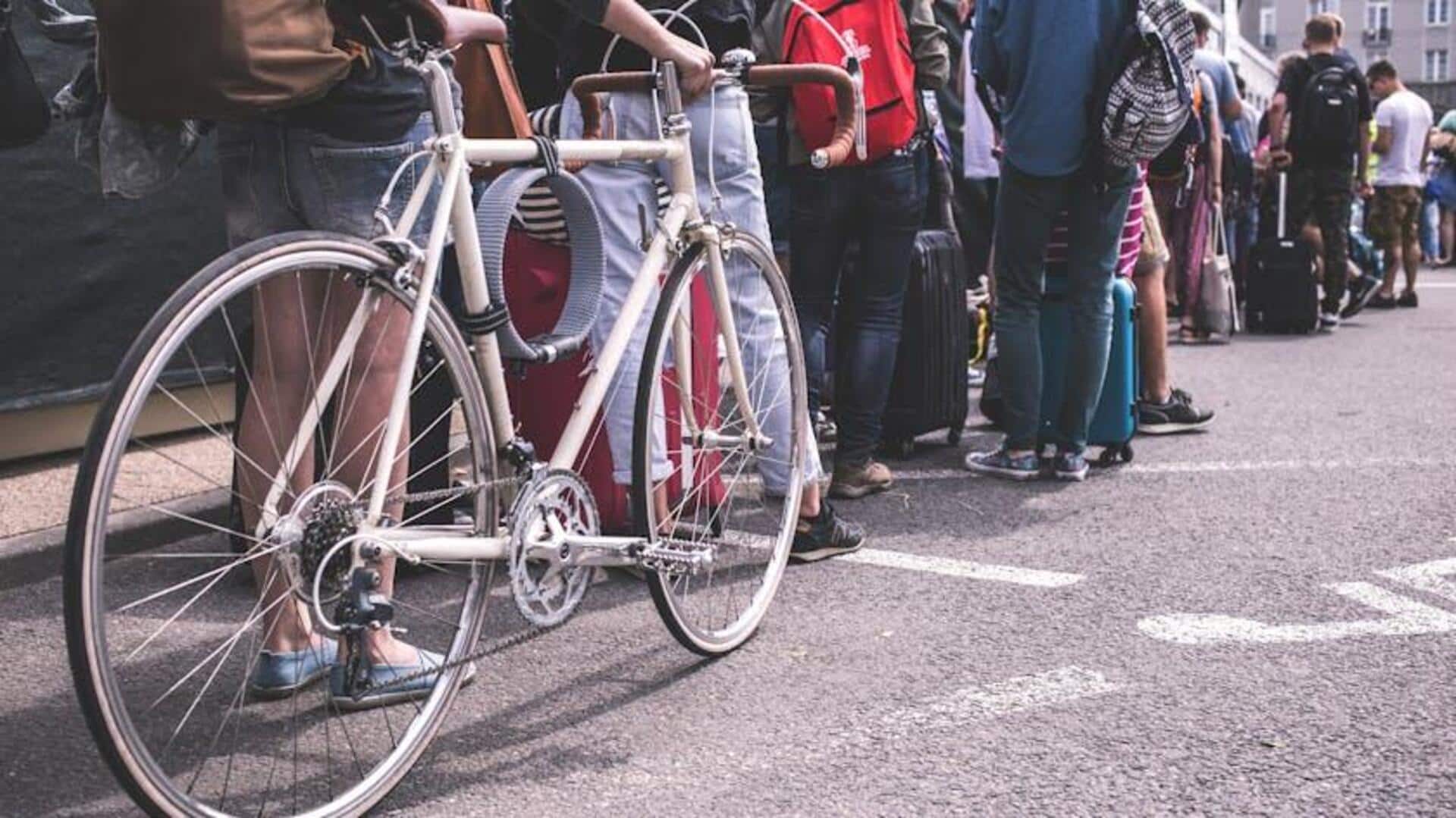 5 etiquette rules to follow when waiting in a queue
