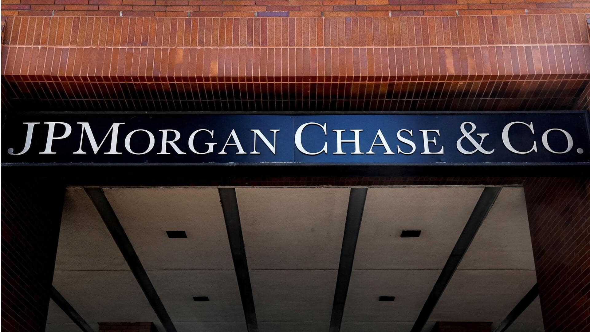 JPMorgan Chase ends remote work, employees consider unionizing