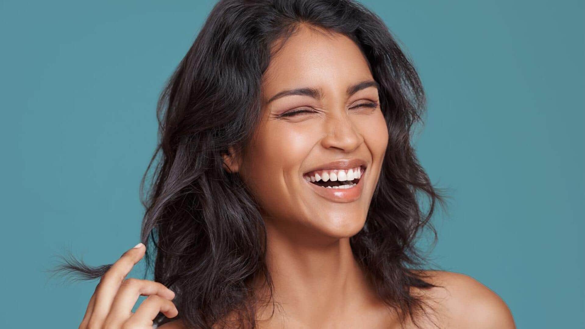 How to style shoulder-length wavy hair