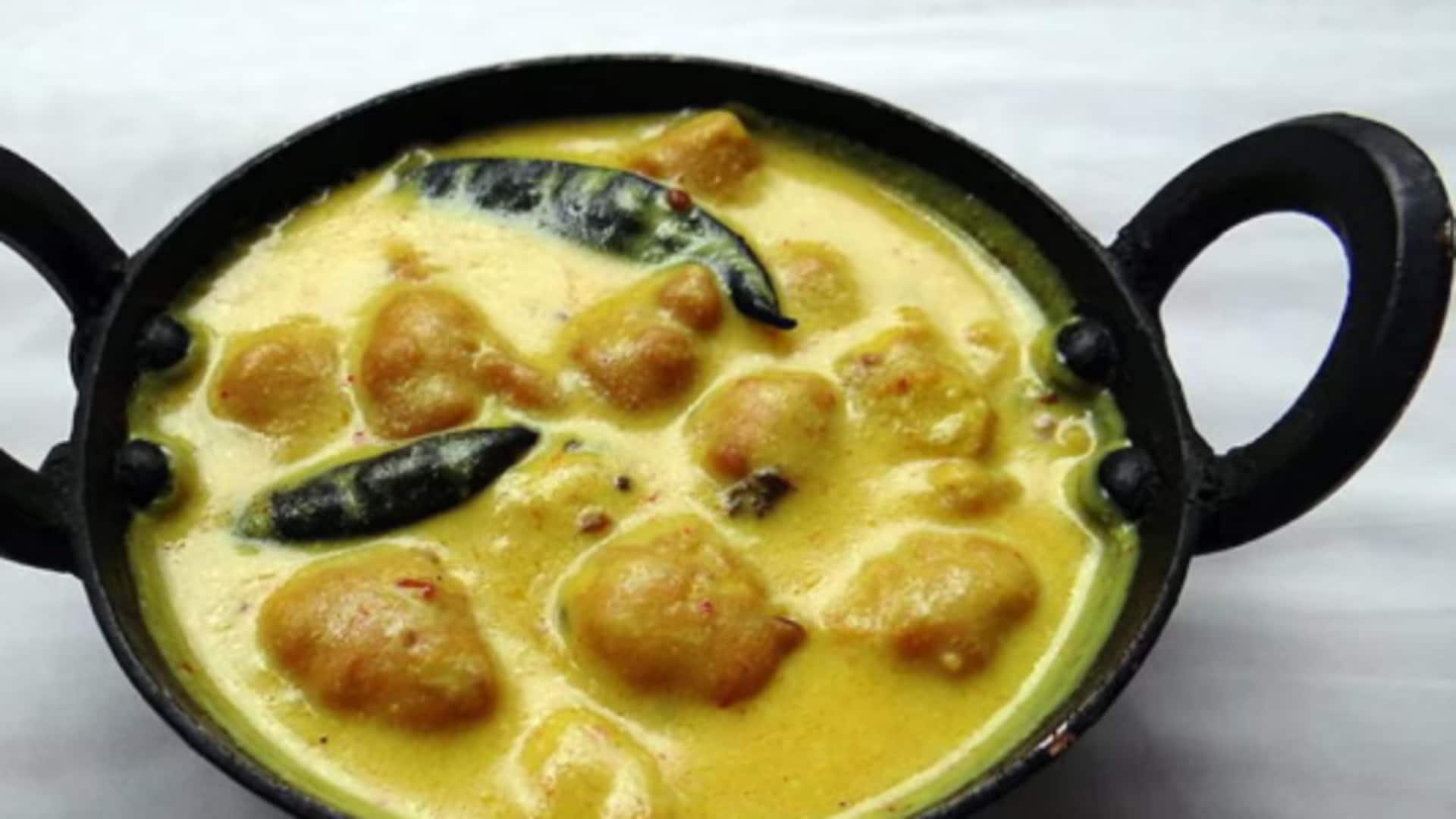 How to make delicious besan kadhi at home How to make delicious besan kadhi at home