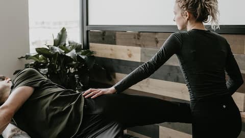 What is fascia stretch therapy?