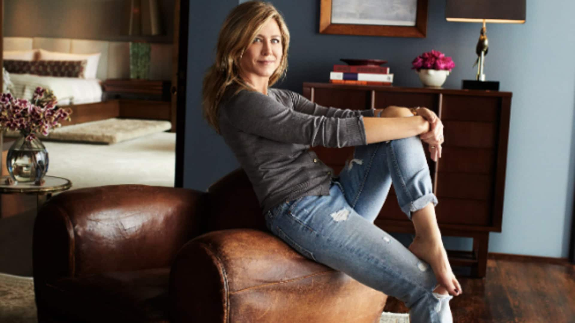 Timeless denim looks inspired by Jennifer Aniston