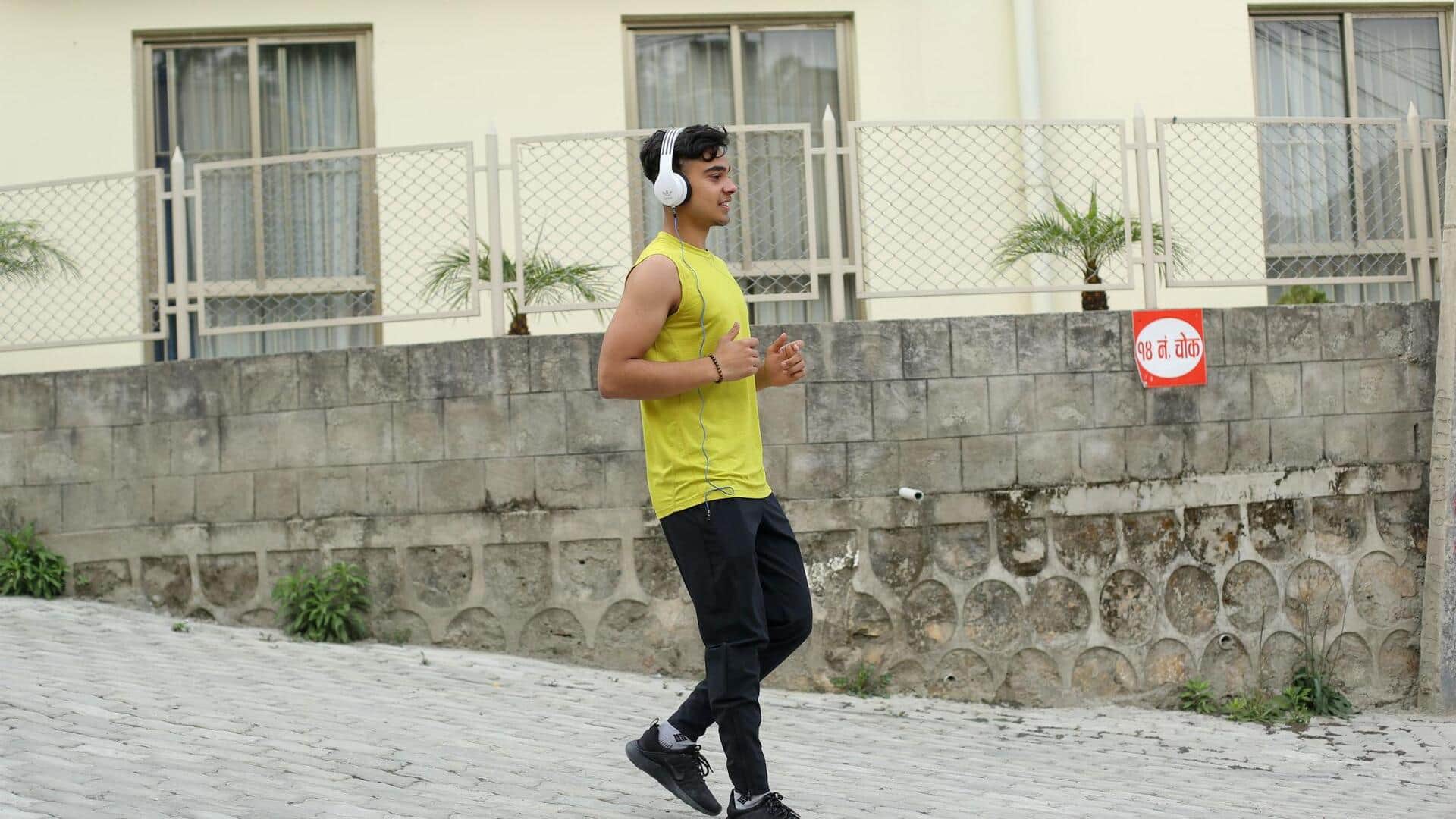 Walking backward: Why this is an effective workout