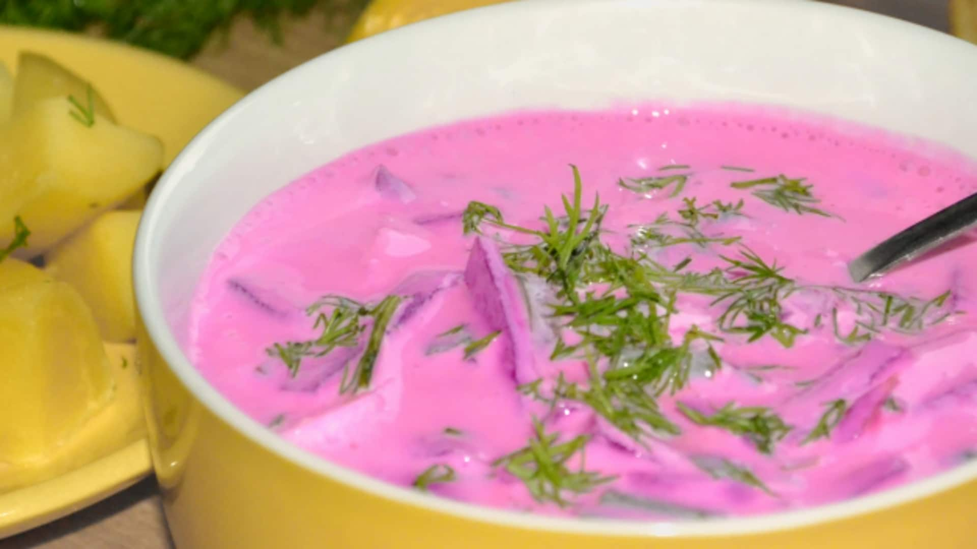 How to make vegan Latvian cold beet soup at home