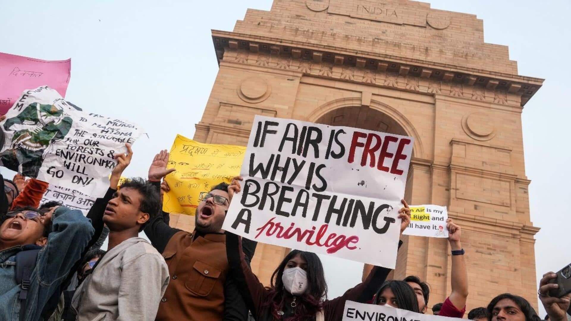 Delhi AQI at 397; protesters pepper-spray police during scuffle