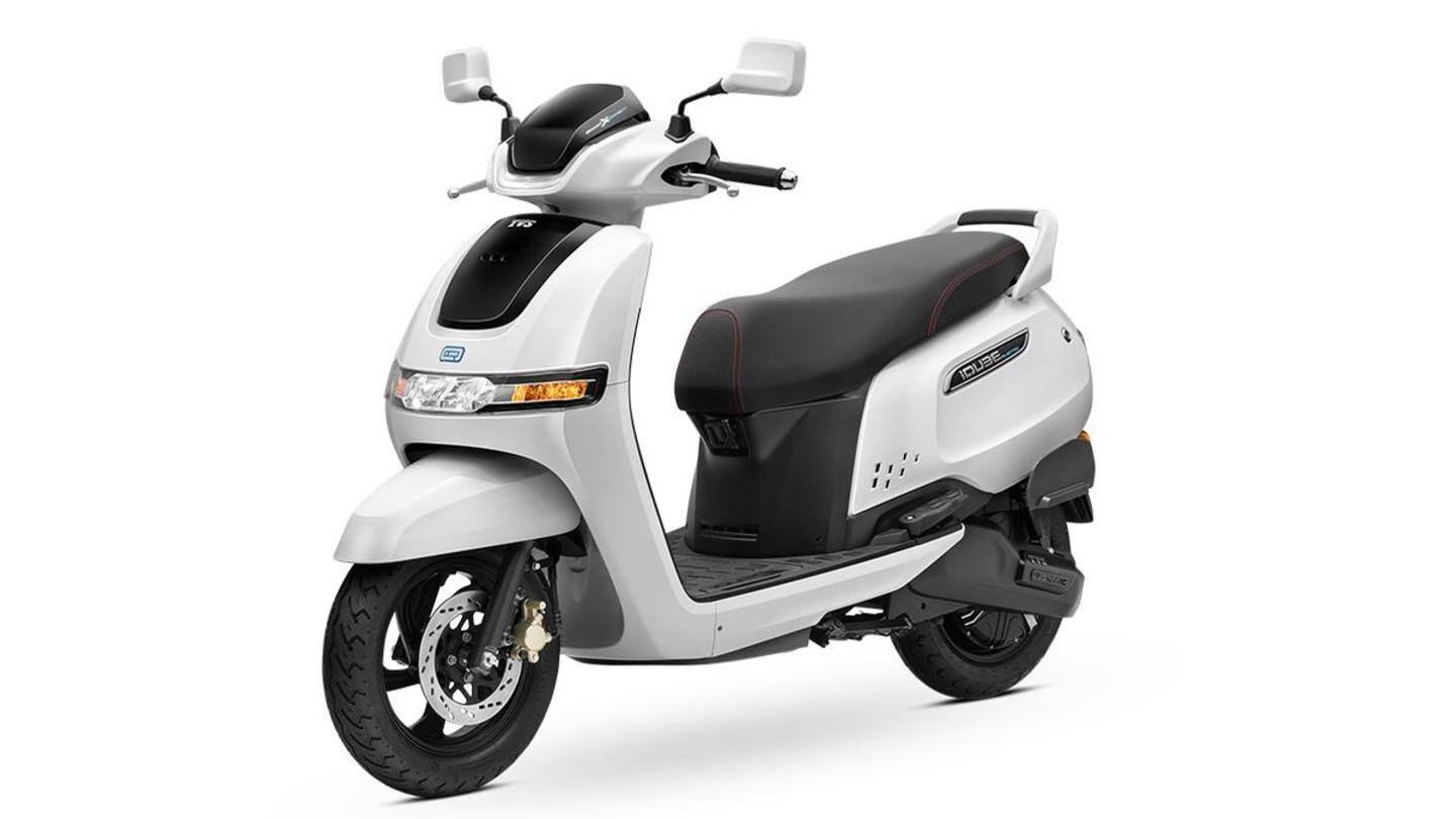 Suspension duties are managed by telescopic front forks Suspension duties are managed by telescopic front forks