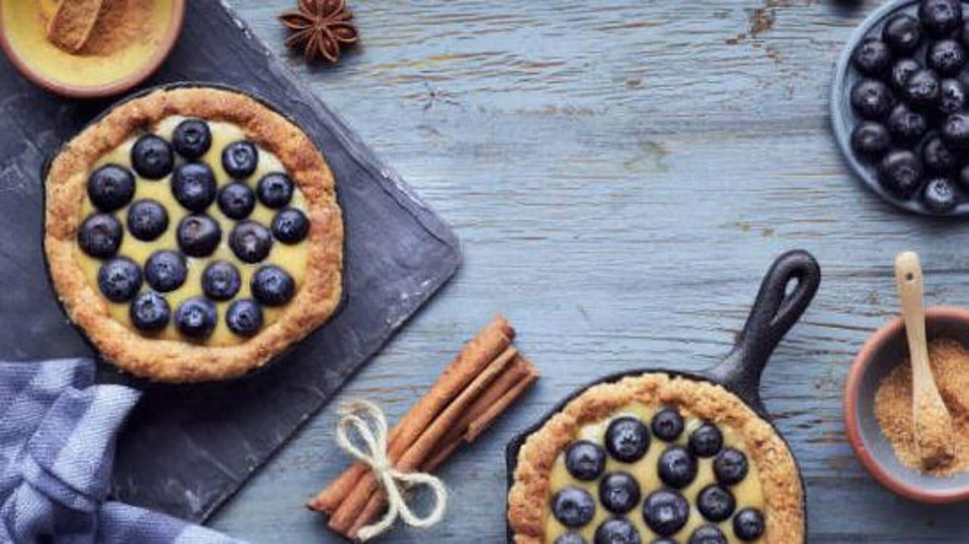 How to pair blueberry and rosemary in desserts