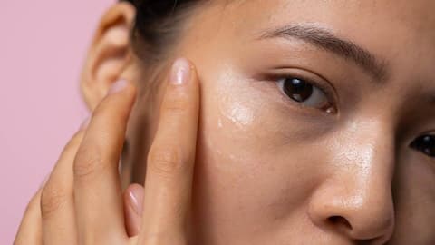 All about polyhydroxy acids (PHAs) and their significance for skincare