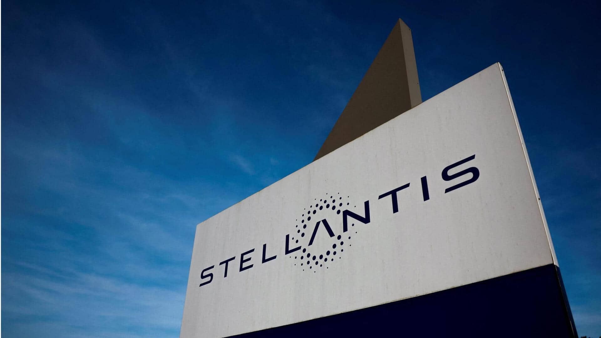Stellantis recalls over 235,000 vehicles over faulty rear-view cameras Stellantis recalls over 235,000 vehicles over faulty rear-view cameras