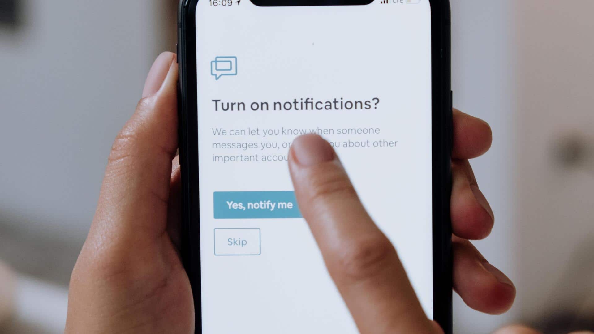 Smart ways to manage smartphone notifications
