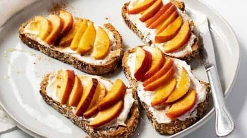 Quick fix: Peach and cream cheese toast