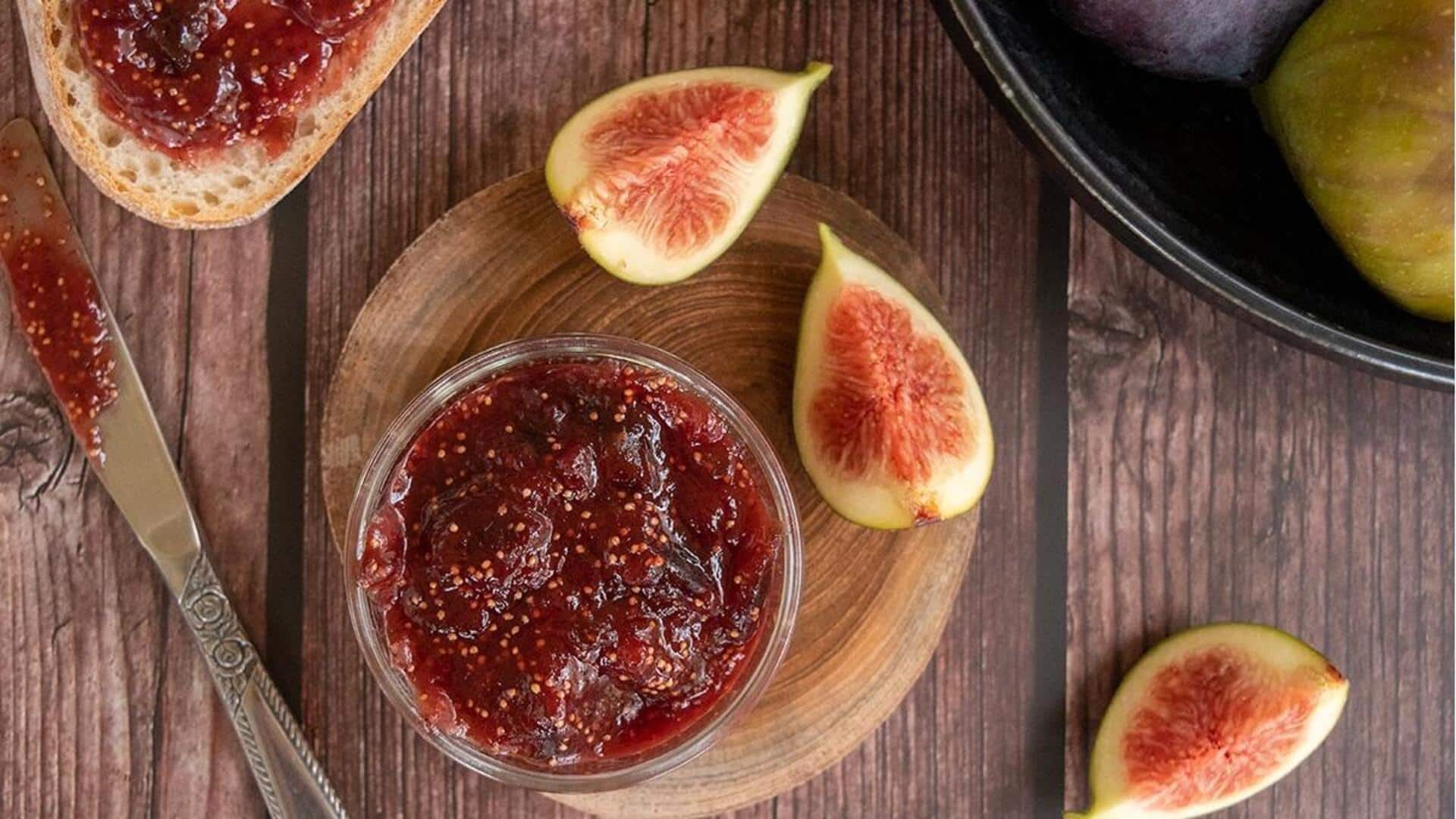 Fig jam and oats: A healthy breakfast choice