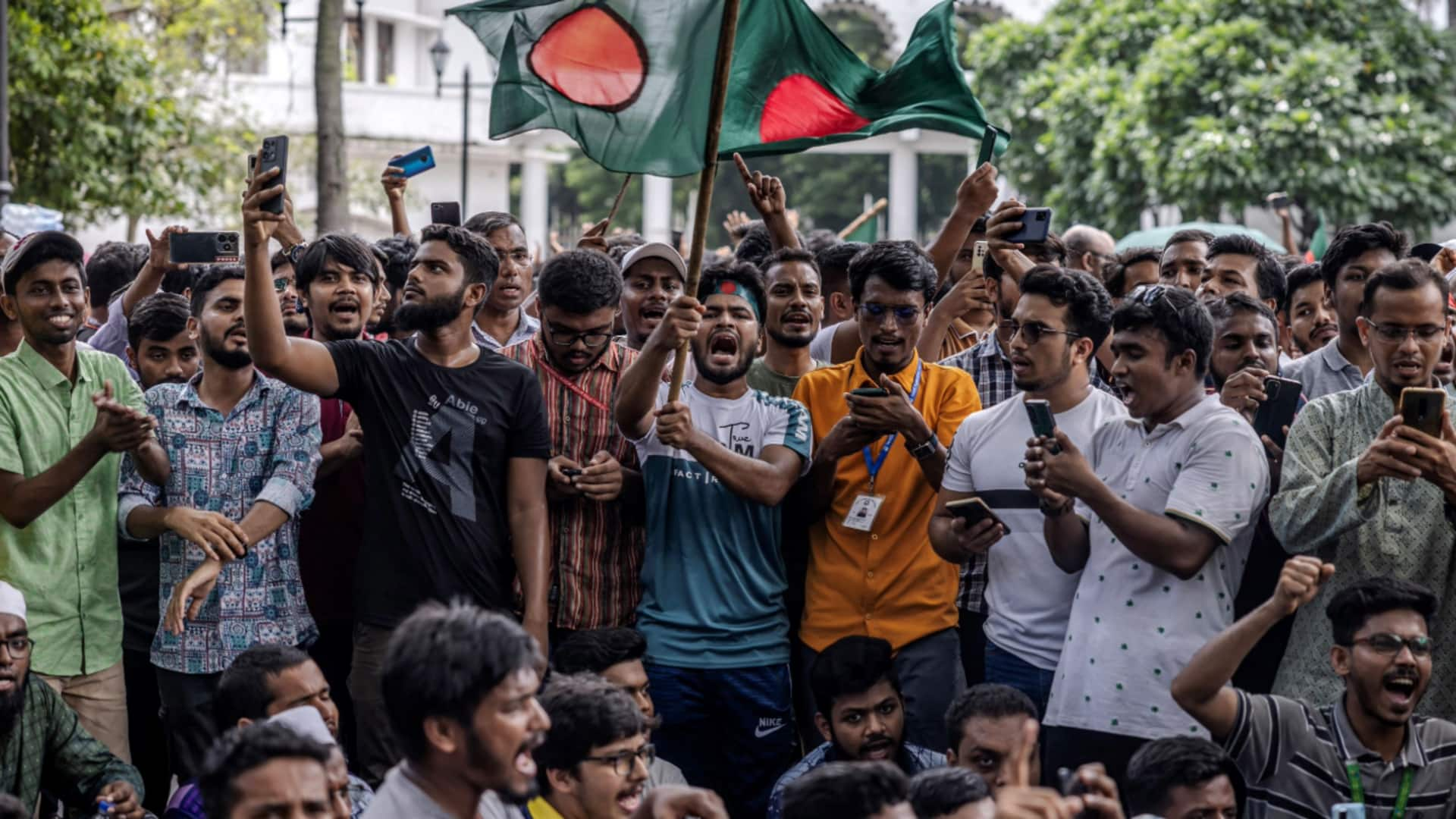 Bangladesh chief justice resigns after protesters give ultimatum, surround court 