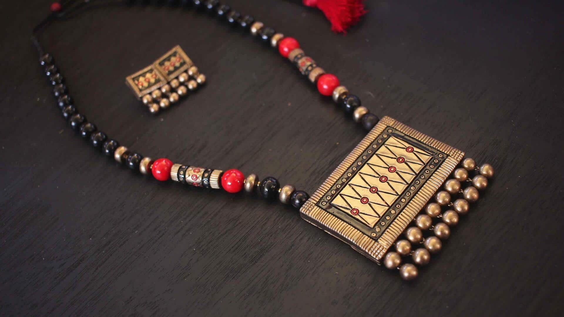 Benin bronze jewelry: Techniques behind this craft 