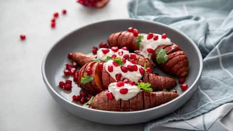 Potatoes + pomegranate: A delicious snack combination