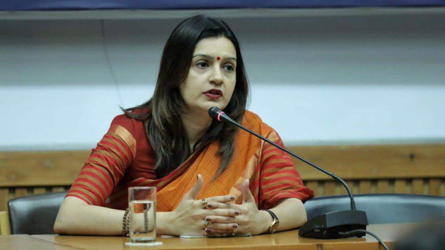 Maharashtra government's demand was non-political: Chaturvedi Maharashtra government's demand was non-political: Chaturvedi