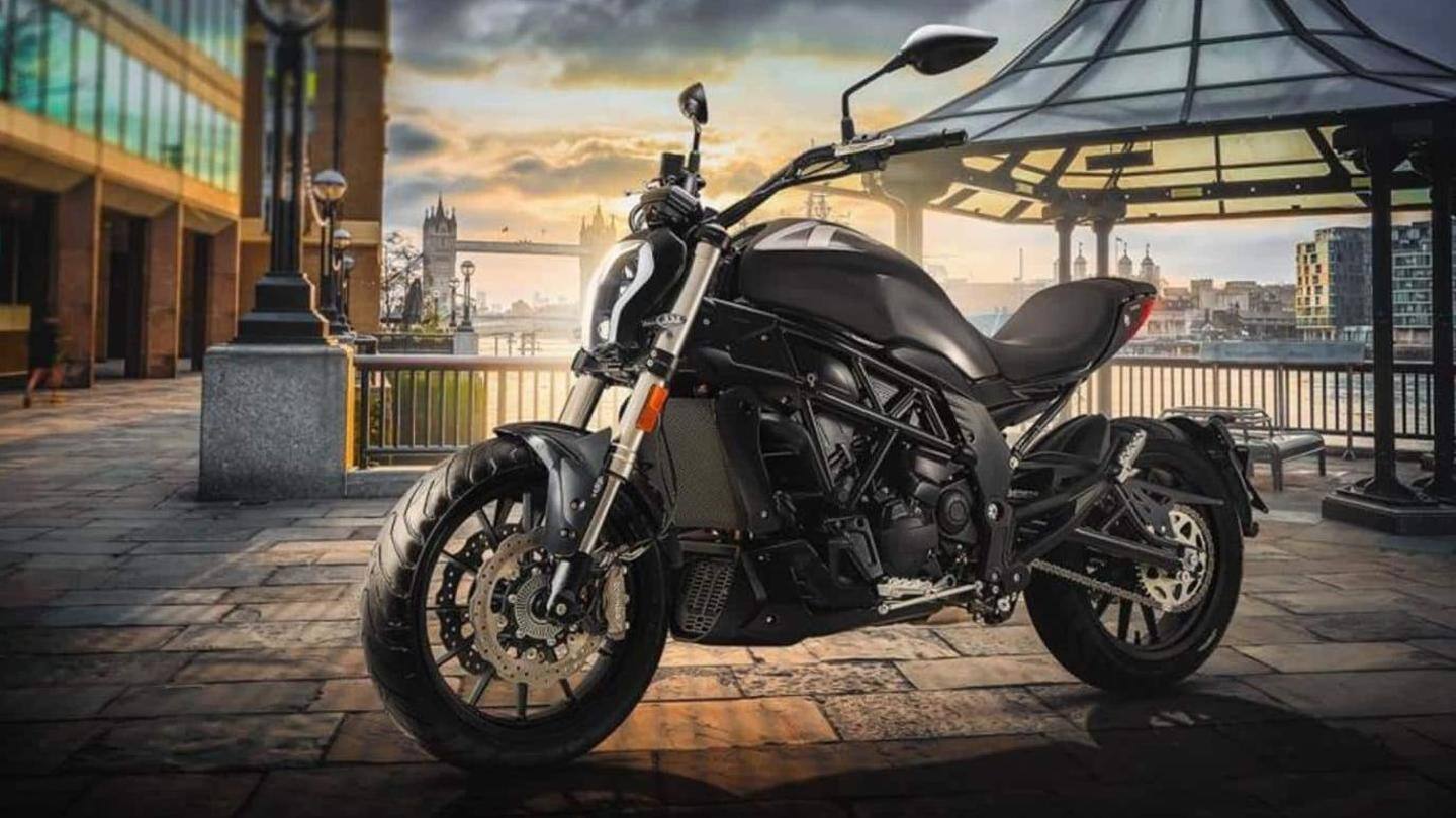 The bike has a 21-liter fuel tank and 17-inch wheels The bike has a 21-liter fuel tank and 17-inch wheels