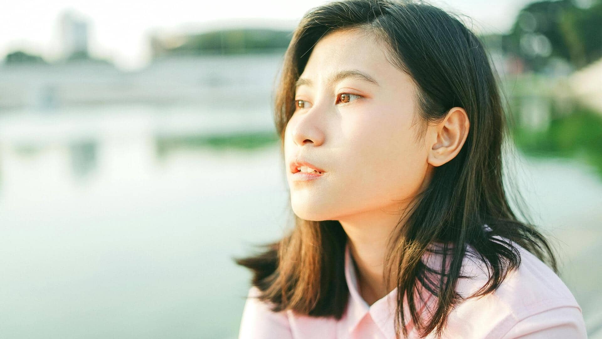 Earlap stretches to ease neck and jaw tension Earlap stretches to ease neck and jaw tension