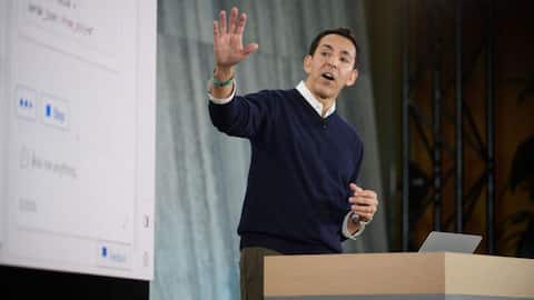 Microsoft's consumer marketing chief, Yusuf Mehdi, leaving after 35 years