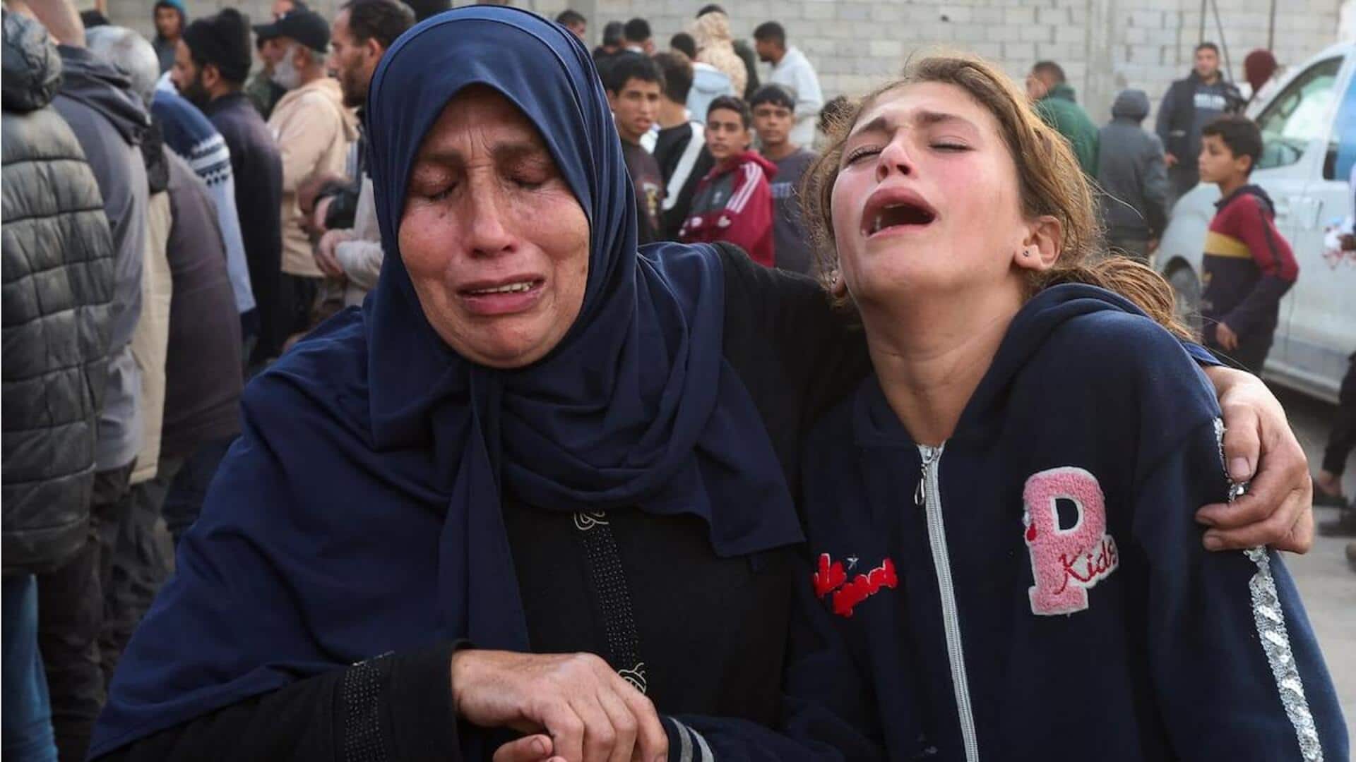 Iran: Elderly woman's 'I'm not afraid' cry goes viral